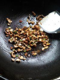 香菇肉酱拌面的做法步骤6