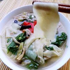 酸汤煎茄子彩色手擀面片儿