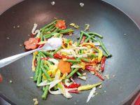 豆角炒紫薯面条的做法步骤9