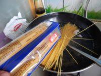 肉末茄子凉拌意面的做法步骤3