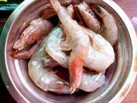 番茄虾的做法步骤2