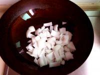 洋葱鱿鱼花的做法步骤2