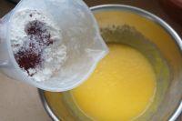 开心果红丝绒玛德琳的做法步骤4