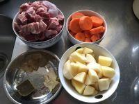 咖喱牛腩土豆饭的做法步骤1