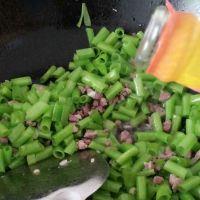 通菜梗炒肉粒的做法步骤6