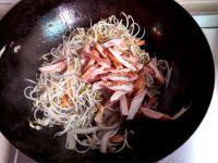 鸡腿肉炒豆芽的做法步骤7