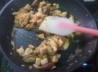 咖喱鲜菇鱿鱼筒的做法步骤9