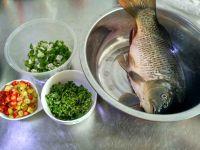 红烧鲤鱼的做法步骤2