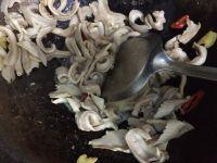 咸菜炒肚片的做法步骤11