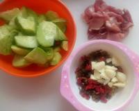 黄瓜苋菜炒肉的做法步骤2