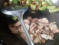 黄瓜苋菜炒肉的做法步骤7