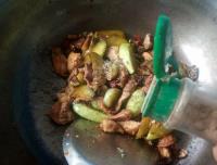 黄瓜苋菜炒肉的做法步骤8