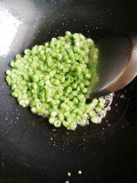 清炒豆角碎的做法步骤2