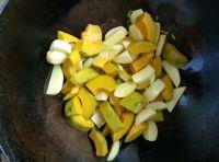 土豆炖南瓜的做法步骤4