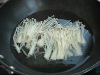 沙茶酱培根卷的做法步骤2