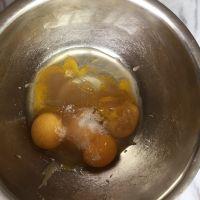 三色玛德琳蛋糕--蛋白打发版的做法步骤2