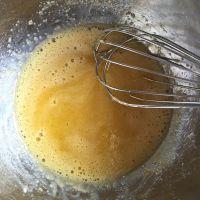 三色玛德琳蛋糕--蛋白打发版的做法步骤3