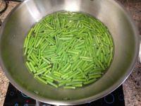 肉炒豇豆的做法步骤2