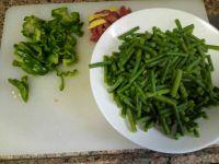 肉炒豇豆的做法步骤3