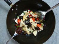 牛肉酱烧豆腐的做法步骤6