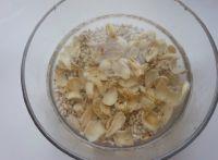 冬瓜薏米百合排骨汤的做法步骤1