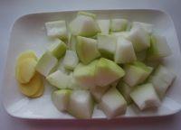 冬瓜薏米百合排骨汤的做法步骤4