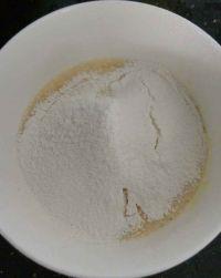 彩绘紫薯芒果蛋糕卷的做法步骤3