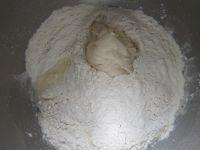 洋葱面包的做法步骤2