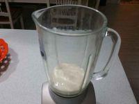 香蕉奶昔的做法步骤2