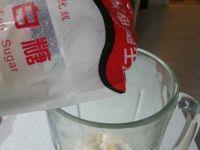 香蕉奶昔的做法步骤4