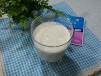 香蕉奶昔的做法步骤6