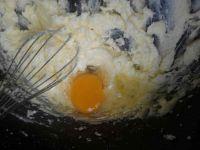 苹果磅蛋糕的做法步骤3