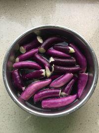 蒜蓉肉末茄子的做法步骤2