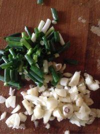 青椒腐竹肉丝的做法步骤2