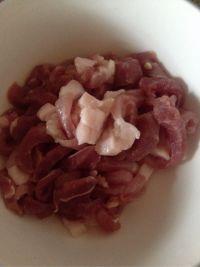 青椒腐竹肉丝的做法步骤3