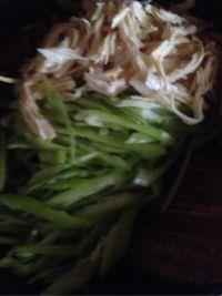 青椒腐竹肉丝的做法步骤6