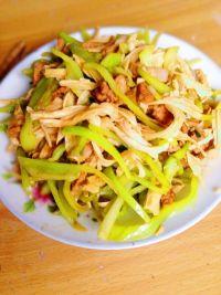 青椒腐竹肉丝的做法步骤7