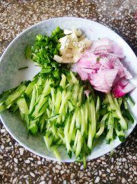 茄丁拌面的做法步骤3