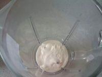 蓝莓奶昔的做法步骤2