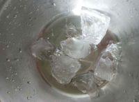 蜜桃奶昔的做法步骤2