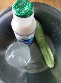 黄瓜奶昔的做法步骤1