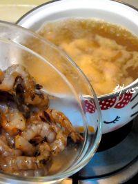 鲜虾菱角汤的做法步骤6