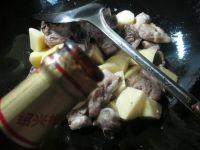 土豆烧鸡块的做法步骤4