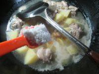 土豆烧鸡块的做法步骤7