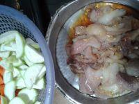 红萝卜鱼片汤的做法步骤3