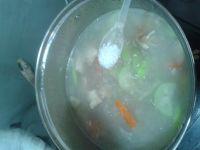 红萝卜鱼片汤的做法步骤6
