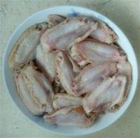 木耳焖鸡翅的做法步骤1