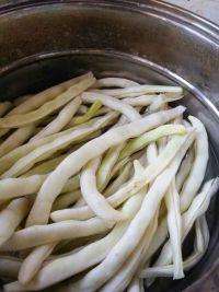 豆角肉馅包的做法步骤1