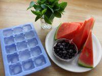 西瓜蓝莓沙冰的做法步骤1