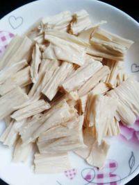 蚝油烧腐竹的做法步骤1